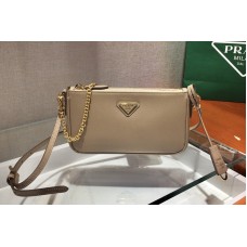 Prada Prada Re-Edition 2000 shoulder bag in Beige Saffiano leather Prada Prada Re-Edition 2000 shoulder bag in Beige Saffiano leather
