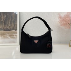 Prada Re-Edition 2000 nylon mini-bag in Black Nylon Prada Re-Edition 2000 nylon mini-bag in Black Nylon