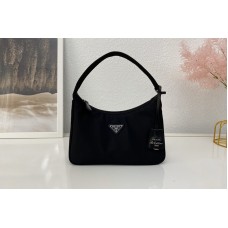 Prada Re-Edition 2000 nylon mini-bag in Black Nylon Prada Re-Edition 2000 nylon mini-bag in Black Nylon