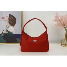 Prada Re-Edition 2000 nylon mini-bag in Red Nylon Prada Re-Edition 2000 nylon mini-bag in Red Nylon