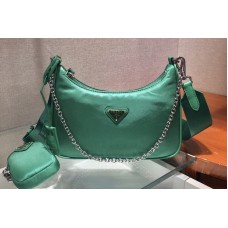 Prada Prada Re-Edition 2005 nylon shoulder bag in Green Nylon Prada Prada Re-Edition 2005 nylon shoulder bag in Green Nylon