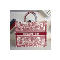 Dior Mook Tote 42mm Bag in Red Flowers Embroidered canvas Dior Mook Tote 42mm Bag in Red Flowers Embroidered canvas