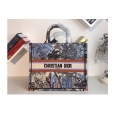 Dior Mook Tote 42mm Bag in Embroidered canvas With Blue Leaf Dior Mook Tote 42mm Bag in Embroidered canvas With Blue Leaf