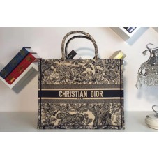 Dior Mook Tote 42mm Bag in Embroidered canvas With Cruise Dior Mook Tote 42mm Bag in Embroidered canvas With Cruise