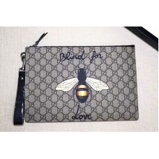 Gucci Bee Print GG Supreme Pouch Gucci Bee Print GG Supreme Pouch