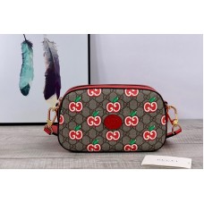 Gucci Chinese Valentine’s Day small shoulder bag in GG apple print beige/ebony GG Supreme canvas Gucci Chinese Valentine’s Day small shoulder bag in GG apple print beige/ebony GG Supreme canvas