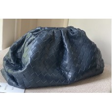 Bottega Veneta pouch bag Soft voluminous clutch in Blue woven leather