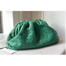 Bottega Veneta pouch bag Soft voluminous clutch in Green woven leather