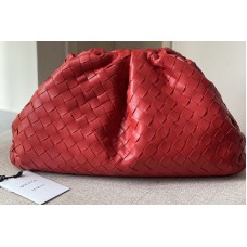 Bottega Veneta pouch bag Soft voluminous clutch in Red woven leather