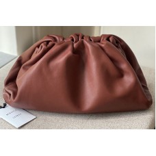 Bottega Veneta pouch bag Soft oversize clutch in Bordeaux Nappa leather Bottega Veneta pouch bag Soft oversize clutch in Bordeaux Nappa leather