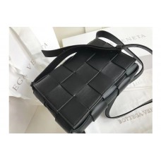 Bottega Veneta BV Cassette Crossbody bag In Black Lambskin Leather Bottega Veneta BV Cassette Crossbody bag In Black Lambskin Leather