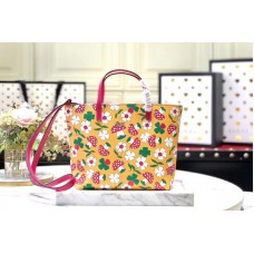 Gucci Children’s tote with mushrooms print and strap Yellow Supreme canvas Gucci Children’s tote with mushrooms print and strap Yellow Supreme canvas