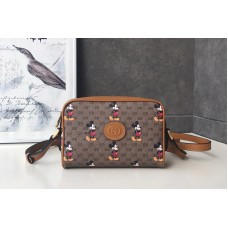 Gucci Disney x Gucci shoulder bag in Beige/ebony mini GG Supreme canvas Gucci Disney x Gucci shoulder bag in Beige/ebony mini GG Supreme canvas