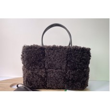 Bottega Veneta Arco tote Bag in Fondant Shearling Bottega Veneta Arco tote Bag in Fondant Shearling