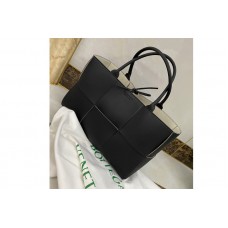 Bottega Veneta Arco Tote Bag in Black Nappa leather Bottega Veneta Arco Tote Bag in Black Nappa leather