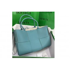Bottega Veneta Arco Tote Bag in Blue Nappa leather Bottega Veneta Arco Tote Bag in Blue Nappa leather