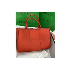 Bottega Veneta Arco Tote Bag in Red Nappa leather Bottega Veneta Arco Tote Bag in Red Nappa leather