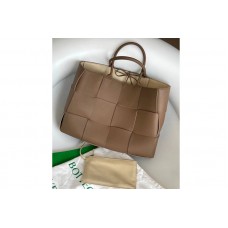Bottega Veneta Arco Tote Bag in Brown Nappa leather Bottega Veneta Arco Tote Bag in Brown Nappa leather