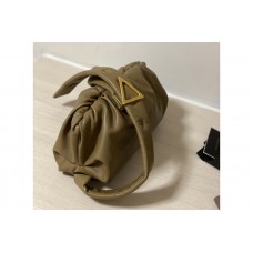 Bottega Veneta BV The Body Pouch Belt bag in Green Lambskin Leather Bottega Veneta BV The Body Pouch Belt bag in Green Lambskin Leather