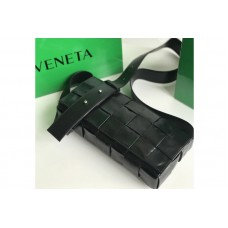 Bottega Veneta Stretch Cassette Crossbody bag in Black Paper Calf leather