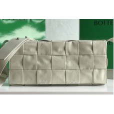 Bottega Veneta Stretch Cassette Crossbody bag in White Paper Calf leather