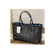 Bottega Veneta Tote Bag in Black/Blue Intrecciato Nappa leather