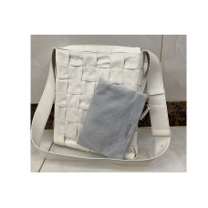 Bottega Veneta Men Cassette Messenger bag in White Intrecciato Paper Calf leather