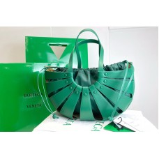 Bottega Veneta Shell Cut out shoulder bag in Green French Calf Leather