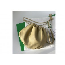 Bottega Veneta Mini Bulb shoulder bag in Tapioca Nappa leather