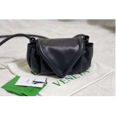 Bottega Veneta Leather cross-body bag in Black Leather