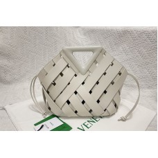 Bottega Veneta Point Intreccio leather top handle bag in White Intreccio leather