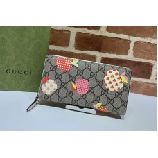Gucci Gucci Les Pommes zip around wallet in Beige ebony GG Supreme canvas with GG apple print Gucci Gucci Les Pommes zip around wallet in Beige ebony GG Supreme canvas with GG apple print