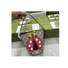 Gucci Children’s ladybug bucket bag in GG Supreme canvas Gucci Children’s ladybug bucket bag in GG Supreme canvas