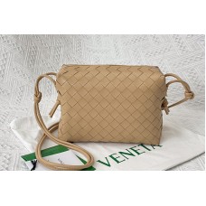 Bottega Veneta Loop cross-body mini bag in Apricot Intrecciato leather