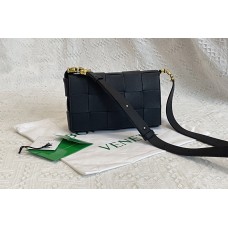 Bottega Veneta Cassette cross-body bag in Black Intreccio leather Bottega Veneta Cassette cross-body bag in Black Intreccio leather