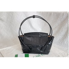 Bottega Veneta Arco top handle bag in Black Intreccio leather