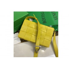 Bottega Veneta Cassette cross-body bag in Mirabelle Intreccio leather Bottega Veneta Cassette cross-body bag in Mirabelle Intreccio leather