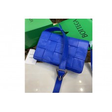 Bottega Veneta Cassette cross-body bag in Cobalt Intreccio leather Bottega Veneta Cassette cross-body bag in Cobalt Intreccio leather