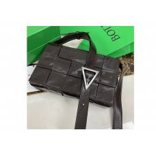 Bottega Veneta Cassette cross-body bag in Fondant Intreccio leather Bottega Veneta Cassette cross-body bag in Fondant Intreccio leather