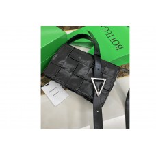 Bottega Veneta Cassette cross-body bag in Black Intreccio leather Bottega Veneta Cassette cross-body bag in Black Intreccio leather