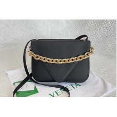 Bottega Veneta Mount Leather envelope bag in Black Leather