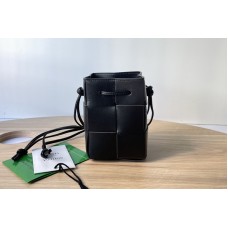 Bottega Veneta Cassette Mini intreccio leather cross-body bucket bag in Black Leather