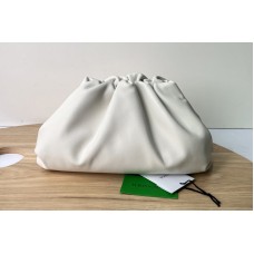 Bottega Veneta Teen leather clutch in White Calfskin