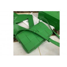 Bottega Veneta Cassette cross-body bag in Green double-face maxi weave Bottega Veneta Cassette cross-body bag in Green double-face maxi weave