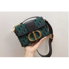Dior taigne flap bag in Green Dior Oblique jacquard canvas and CD clasp Dior taigne flap bag in Green Dior Oblique jacquard canvas and CD clasp