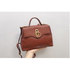 Mulberry HHini Seaton Bag in Brown Small Classic Grain Mulberry HHini Seaton Bag in Brown Small Classic Grain