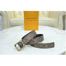 Louis Vuitton M0278Q Trunk 40MM reversible belt in Monogram canvas With Gold Buckle Louis Vuitton M0278Q Trunk 40MM reversible belt in Monogram canvas With Gold Buckle