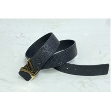 Louis Vuitton M0424V Initiales 40mm reversible belt in Black Taurillon leather With Gold Buckle