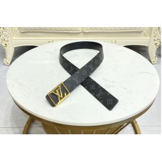 Louis Vuitton M0471V Pyramide Frame 40mm reversible belt in Monogram Eclipse canvas/calf leather With Gold Buckle Louis Vuitton M0471V Pyramide Frame 40mm reversible belt in Monogram Eclipse canvas/calf leather With Gold Buckle