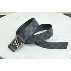 Louis Vuitton M0471V Pyramide Frame 40mm reversible belt in Damier Graphite Canvas/calf leather With Silver Buckle Louis Vuitton M0471V Pyramide Frame 40mm reversible belt in Damier Graphite Canvas/calf leather With Silver Buckle